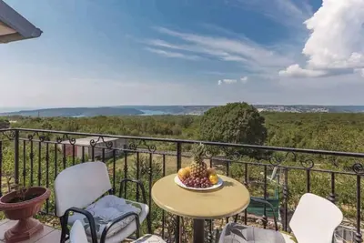 Image de Appartement de vacances avec galerie et terrasse