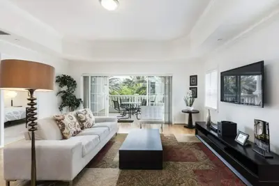 Image de Modern and Spacious 3-Suite Apartment