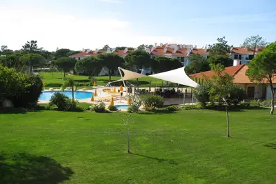 Image de Luxueux appartement au rez-de-chaussée en duplex au complexe de golf 5 étoiles Vila Sol, Vilamoura