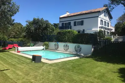 Grande Maison Basque, Vue Mer, 200 M Plage, Piscine Chauffee