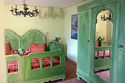 Image de Artistiquement appartement meublé avec beaucoup d'inspiration - une salle bougie