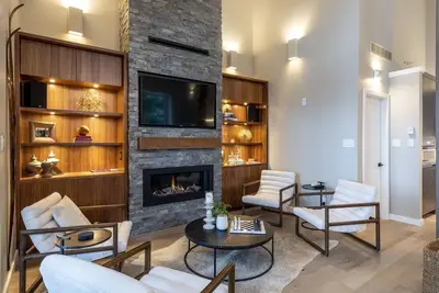 Image de Luxury | Ski-in/out | Private Hot Tub | Bbq