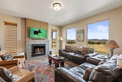 Image de Nature Preserve Views- Spacious Home-Large Pvt Hot Tub, Piscine - Pistes de Vtt