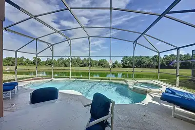 Image de Communauté de villégiature - Waterfront Home Next Door to Disney! 99 $