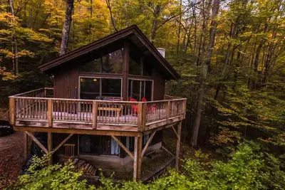 Image de Maison calme avec terrasse enveloppante, à 5 min de Gore Mtn et North Creek