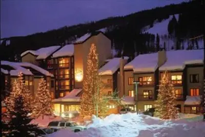 Image de \/ Ski-out Valeur Ski-in! dort confortablement 5-6! Droit @ the Gondola! Hottubs, Piscine