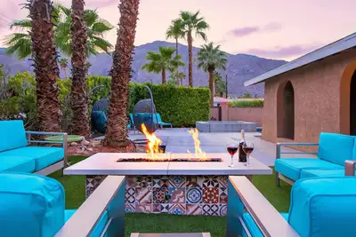 Image de Sunny Palms Ă Warm Sands - Marchez jusqu'Ă Palm Canyon Drive!