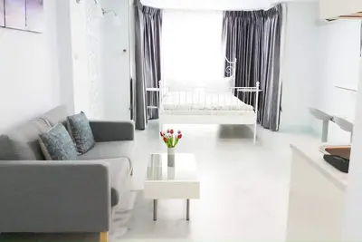 Image de Immergez-vous dans l'esprit de la ville, Nimmanhemin Road, Condo entièrement meublé