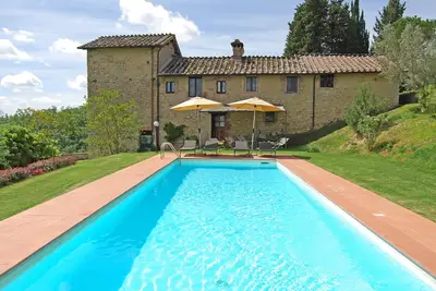 Image de Pievasciata: Corps de ferme avec piscine sur 10 hectares au coeur du Chianti