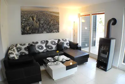 Image de Maison jumelée exclusive avec sauna, Tv 3d, cheminée, WiFi et tourbillon