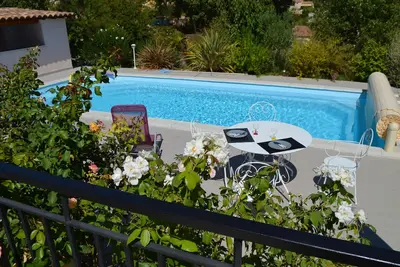 Image de Villa  piscine privée chauffée  au coeur de la provence verte
