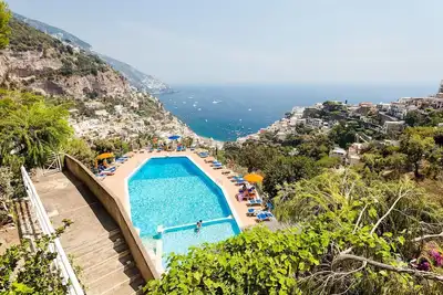 Image de Casa Dorothea 3 dans un parc privé à Positano, avec piscine partagée, 12 personnes