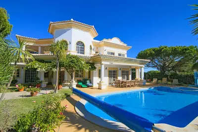 Image de Spacieuse villa de 4 chambres dans un endroit calme avec vue sur la mer
