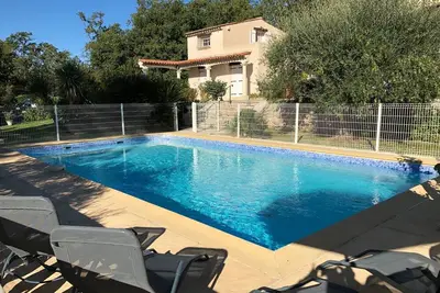 Image de Spacieuse villa avec piscine au calme dans l'arrière pays Varois