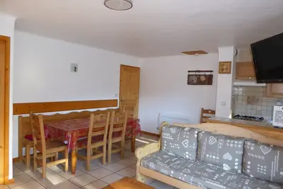 Image de Chalet spacieux à Champagny – Grande terrasse, proche télécabine et commerces