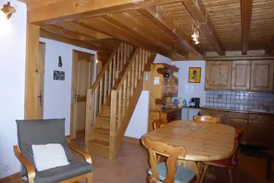 Image de Duplex familial 7 pers, proche pistes, balcon, quartier résidentiel