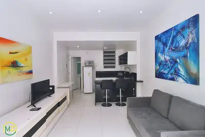 Image de Studio moderne avec vue latérale sur l'océan sur le bloc de plage à Copacabana!