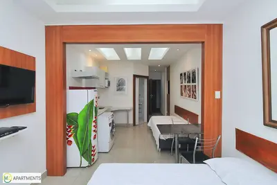 Image de Mini studio confortable et calme avec machine à laver à Copacabana!