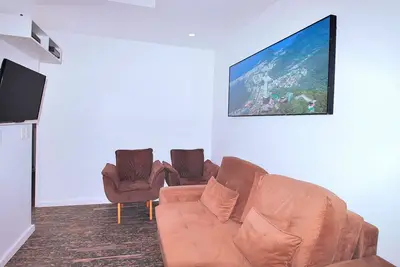 Image de Salon et chambre à coucher avec 2 salles de bain pour 5 personnes à Copacabana!