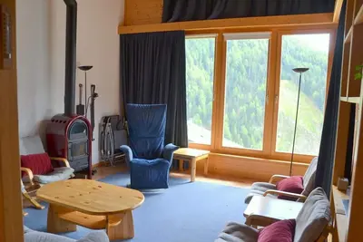 Image de Extérieur : appartement confortable et moderne sous combles au 1er étage d'un chalet, pour 6-8 perso