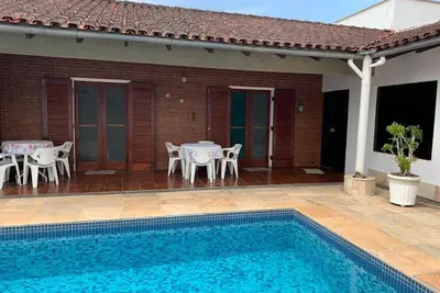 Image de 4 suites, Ar Cond. Chambres Et Salon, Piscine À 150 Mts De La Plage!