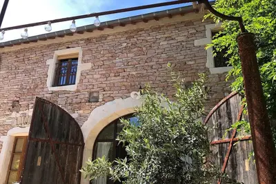 Image de Le Clos de Miribel, gîte de caractère à Givry pour 15 personnes