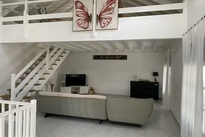 Image de Villa spacieuse et confortable avec piscine, balnéo et citerne d’eau.