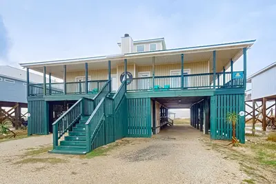 Image de Maison acceptant les chiens, au bord de la baie avec terrasse enveloppante et superbes vues!