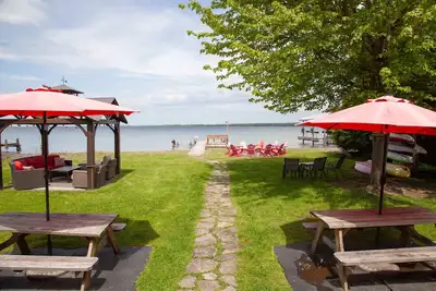 Image de Superbe maison sur le lac Seneca! Vues à couper le souffle