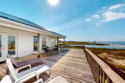 Maison de plage acceptant les chiens avec un emplacement fantastique, accès à l'eau!