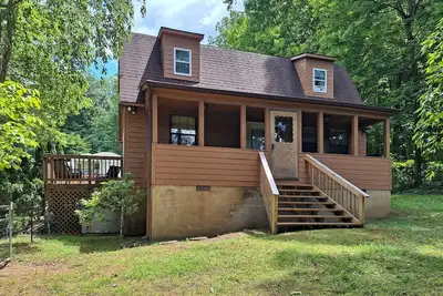 Image de Nouvelle Liste! Dog-friendly home w / une grande terrasse, cale de bateau, et parking privé