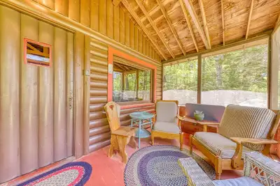 Image de Vintage, cabane en rondins dans les bois w / accès au club de plage (environ un mile de distance)!