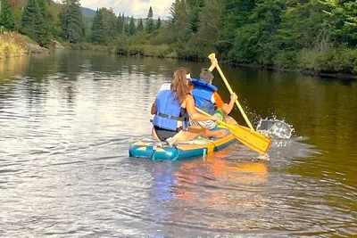 Image de Propriété riveraine \/ Canoë & Kayak \/ Isolé \/ Bain à remous