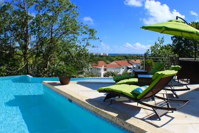 Situé au coeur du Wyndham Rio Mar Resort Casino & Spa, à 5 minutes de la forêt tropicale