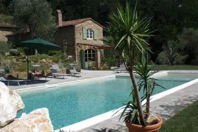Image de Magnifique maison de campagne traditionnelle toscane Ă Versilia avec vue sur mer