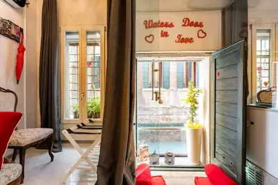 Image de VeniceGoldWatersDoor