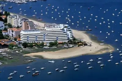 Image de Prestigieux appartement exposition sud sur la plage plage d'Arcachon Aiguillon