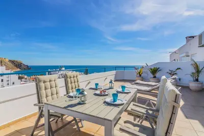 Image de Confortable appartement pour 4 personnes avec climatisation, Wifi, Tv, terrasse et parking