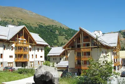 Image de Appartement avec piscine pour 6 Ă 1km du centre-ville!