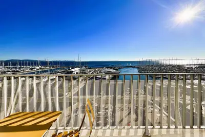 Image de Appartement pour 4 personnes vue mer sur le port Hyères