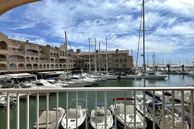 Image de Studio pour 4 personnes avec vue mer sur le port d'Hyères