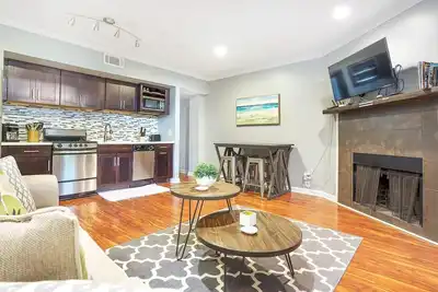 Image de Restez avec Lucky Savannah: une chambre du parc Forsyth avec parking privé