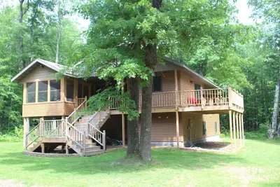 Image de Retraite de Northwoods Wisconsin! ! La cabine nouvellement construite peut accueillir 10 personnes confortablement.