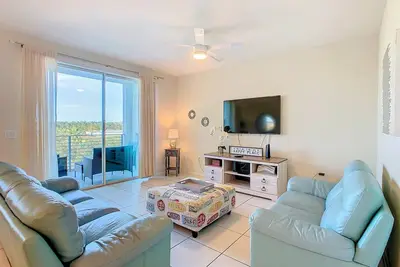 Image de Offre SPÉCIALE! - Superbe condo neuf (5 min Disney et Outlets) au Storey Lake Resort (Orlando)