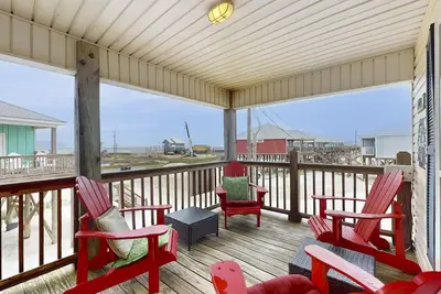 Image de Beach House avec une vue imprenable, WiFi gratuit, cuisine complète, près de la plage