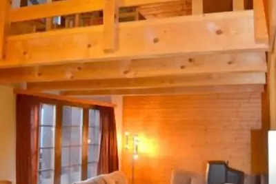 Image de Extérieur : appartement pour 7 personnes au 3ème étage d’un petit bâtiment de 7 logements avec entr