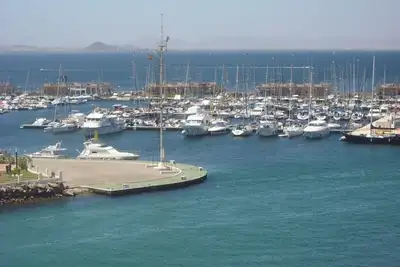 Image de Stunning views. Free WiFi. 2 bed, 2 bath, Air-con, pool, beach 1 min walk