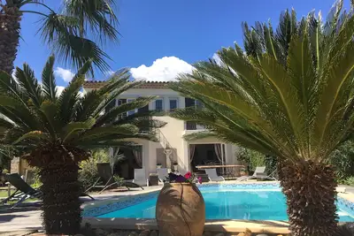 Image de Très Belle maison Climatisée piscine chauffée* 210 m2 vue mer étage.