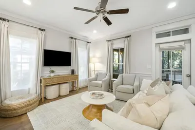 Image de 30a Beach House - Chariot De Golf Inclus! Woo Hoo! - Piscine et plage! Fire Pit In Back