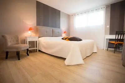 Image de Chambre d'hôtes grand confort \"les Bruyères\" au soleil levant
